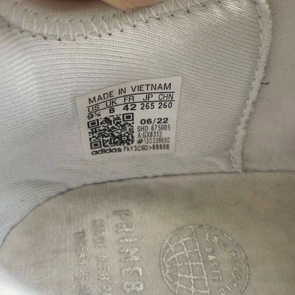 9.5 women’s adidas NMD white - Picture 6 of 6